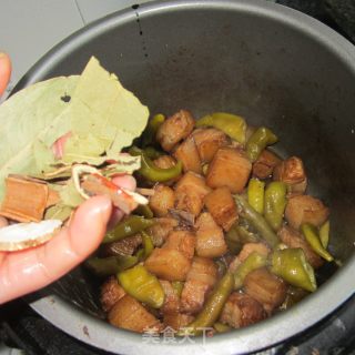 香叶红烧肉的做法步骤：10