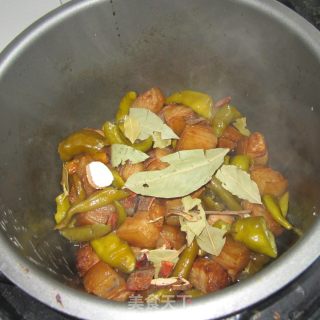 香叶红烧肉的做法步骤：11
