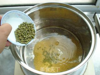 薏米绿豆粥的做法步骤：3