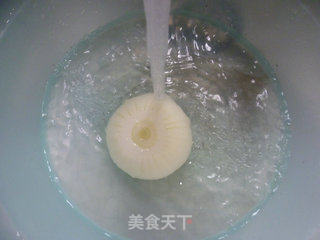 白洋葱炒牛筋的做法步骤：2