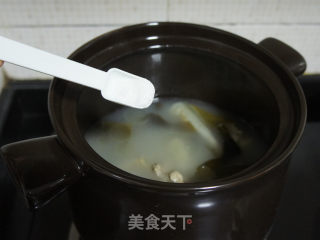 鱼肚海带尾骨汤的做法步骤：10