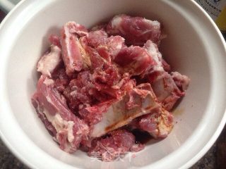 越南式土豆烧排骨的做法步骤：1