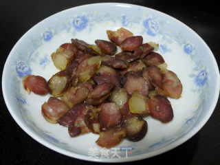 青蒜炒香肠的做法步骤：5