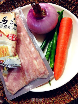 培根炒饭的做法步骤：1