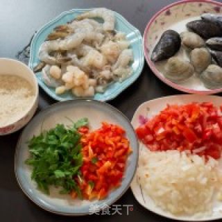 NEW-西班牙海鲜饭的做法步骤：1
