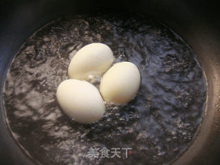 葱香鸭蛋的做法步骤：4
