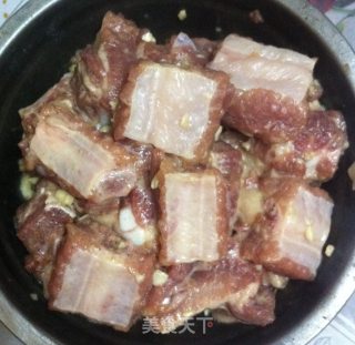 孜然蒜蓉烤排骨的做法步骤：1