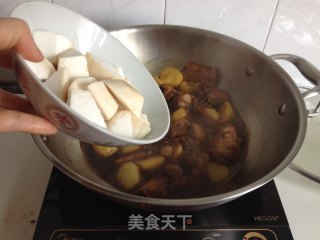 杏鲍菇土豆焖排骨的做法步骤：8