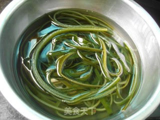海带拌土豆丝的做法步骤：2