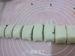 韩式辣酱花卷的做法步骤：10