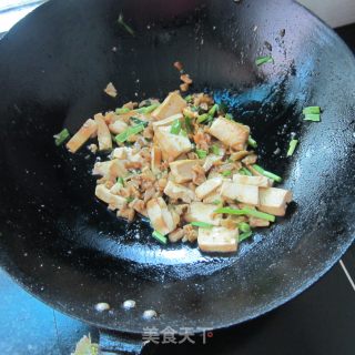 干萝卜豆腐丁的做法步骤：7