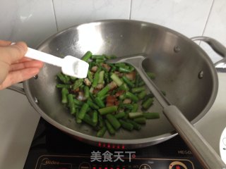 芦笋炒肉片的做法步骤：5