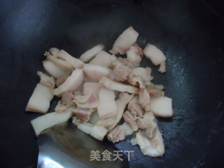 排毒减肥好食物---肉渣炒黑木耳的做法步骤：3