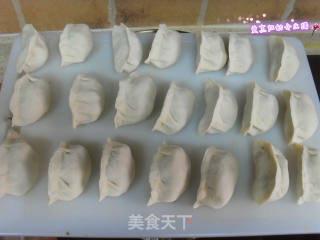 韭菜猪肉馅水饺的做法步骤：5