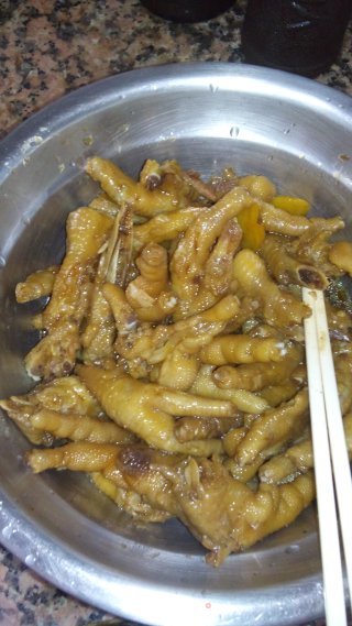 卤水鸡脚的做法步骤：9