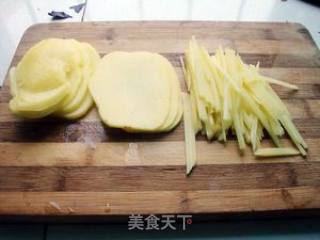 百吃不厌的家常菜——酸辣土豆丝的做法步骤：1