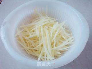 百吃不厌的家常菜——酸辣土豆丝的做法步骤：3