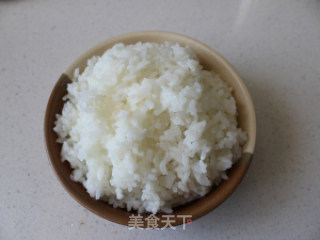 香蕉肉松饭卷的做法步骤：1