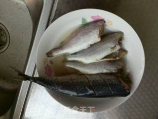 香煎小黄鱼的做法步骤：1