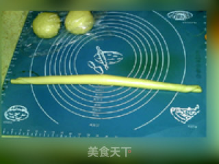 鲜奶油辫子花环面包的做法步骤：8