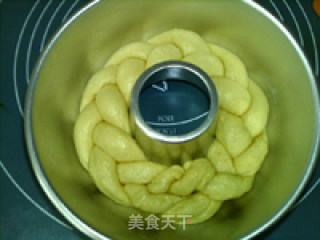 鲜奶油辫子花环面包的做法步骤：11