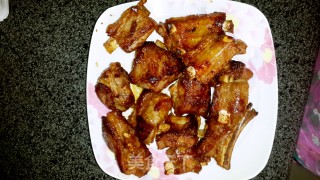 糖醋排骨的做法步骤：3