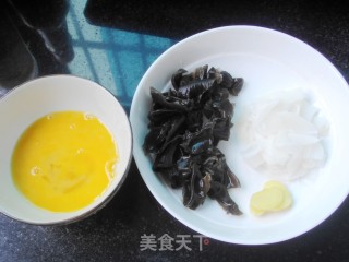 白贝木耳鸡蛋汤的做法步骤：3