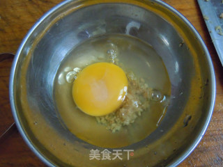 白胡椒煎蛋--为心爱她的做一份暖心的早餐的做法步骤：3