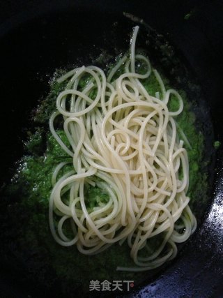 营养美观又美味的意式青酱面——菠菜松子青酱意面的做法步骤：6