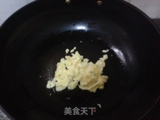 丝瓜木耳滑蛋的做法步骤：2