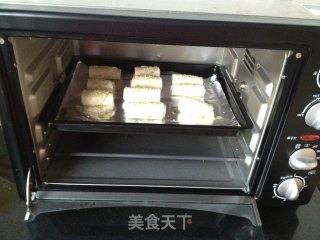 香肠一口酥的做法步骤：7