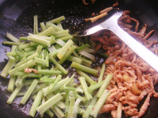 芹菜肉丝的做法步骤：7