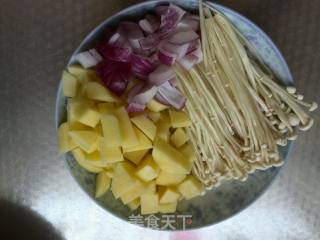 土豆金针菇焗饭的做法步骤：2