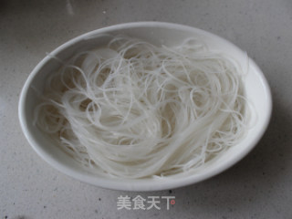 蒜蓉粉丝蒸海蛎的做法步骤：3