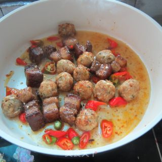 丸子烧东坡肉的做法步骤：6