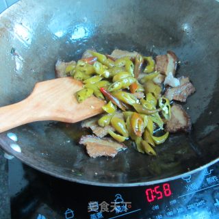 酸辣椒烧东坡肉的做法步骤：5