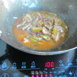酸辣椒烧东坡肉的做法步骤：6