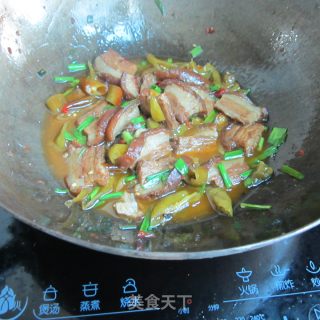 酸辣椒烧东坡肉的做法步骤：9