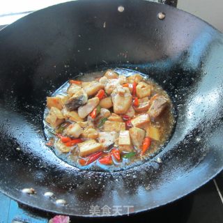 豆腐丁煮鱼的做法步骤：6