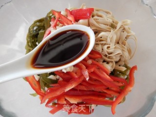 拌豆腐皮海带丝的做法步骤：8