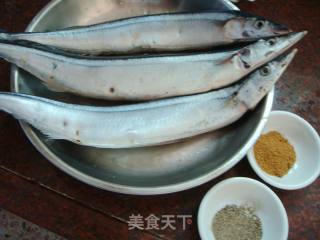 烤秋刀鱼的做法步骤：1