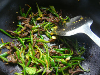 青椒煸牛肉丝的做法步骤：7