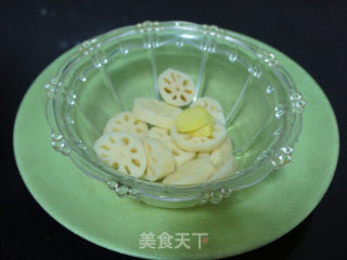 【黄豆莲藕猪蹄汤】的做法步骤：5
