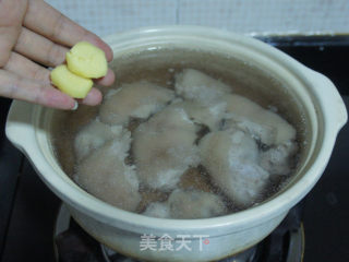【黄豆莲藕猪蹄汤】的做法步骤：7