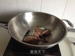 莴笋鱼头的做法步骤：3