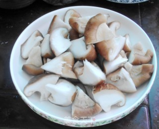 蚝油扒鲜菇的做法步骤：2