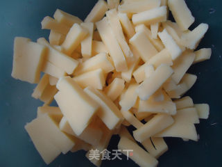 青椒培根披萨的做法步骤：6