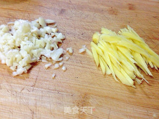 【关于茄子】之茄子烧鸡丁的做法步骤：5