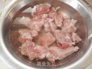 山药玉米骨汤的做法步骤：1