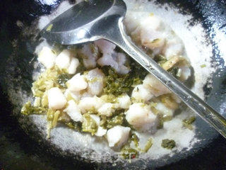 雪菜炒龙利鱼的做法步骤：8
